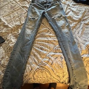 American Eagle Men’s Ripped Jeans / Size: 34 x 34 / Color: Light Blue / Used